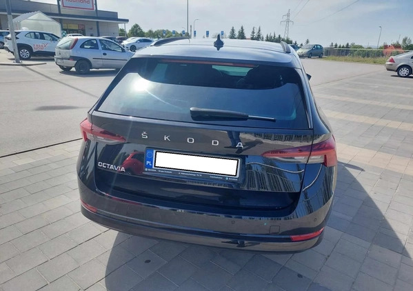 Skoda Octavia cena 59000 przebieg: 173000, rok produkcji 2021 z Kielce małe 56